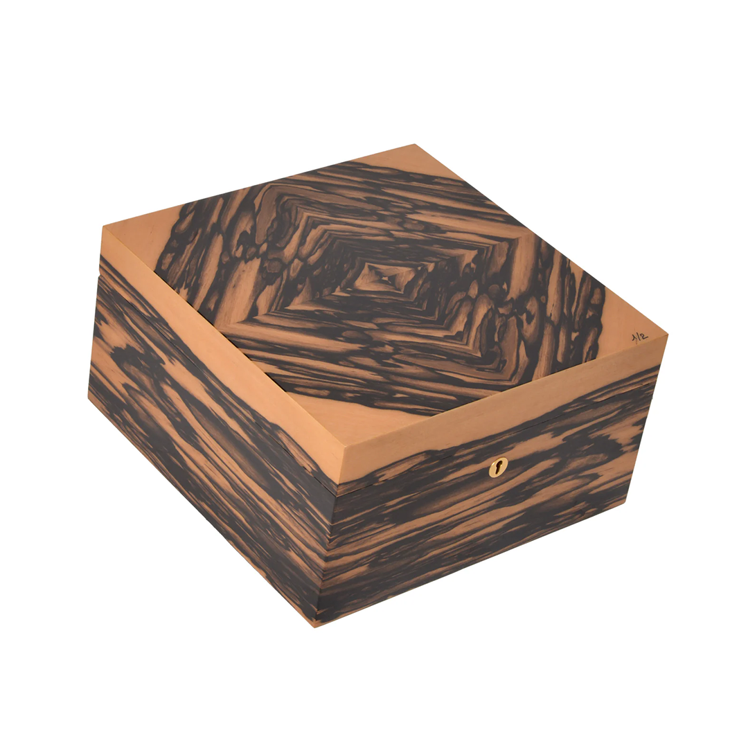 Elie Bleu Royal Ebony -  75 Count Humidor